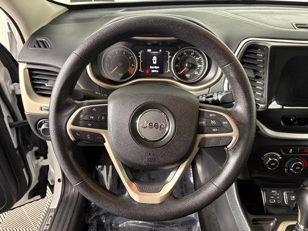 used 2015 Jeep Cherokee car, priced at $11,499