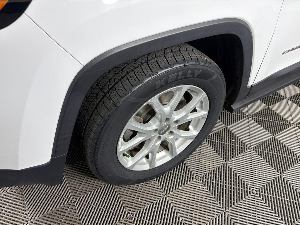 used 2015 Jeep Cherokee car, priced at $11,499