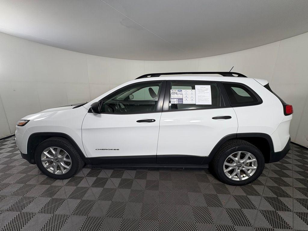 used 2015 Jeep Cherokee car, priced at $11,499