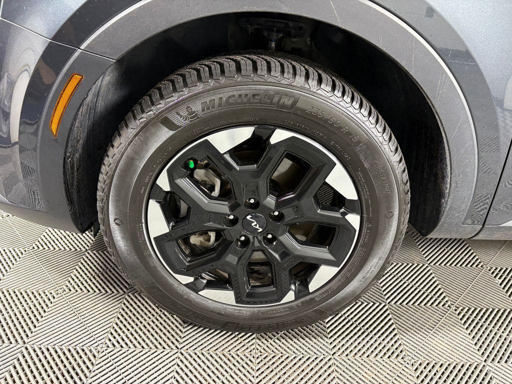 used 2025 Kia Sorento car, priced at $29,499