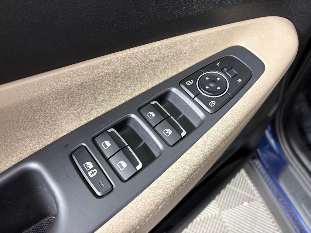 used 2023 Hyundai Santa Fe car, priced at $25,995