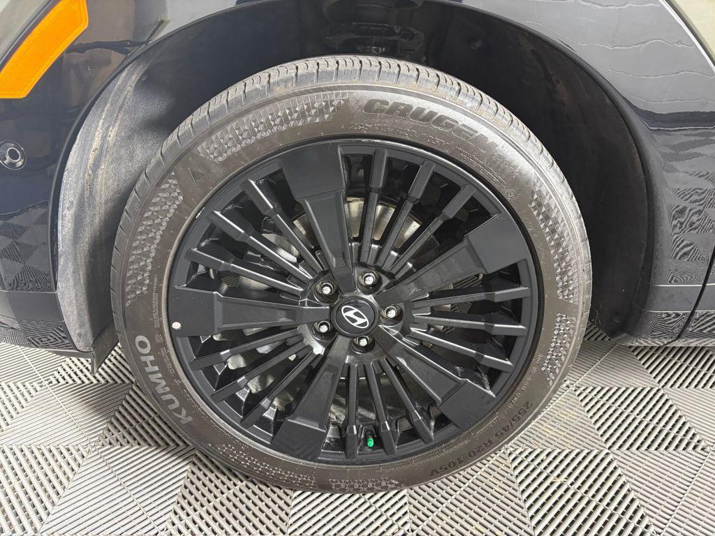 used 2024 Hyundai Santa Fe car, priced at $37,299