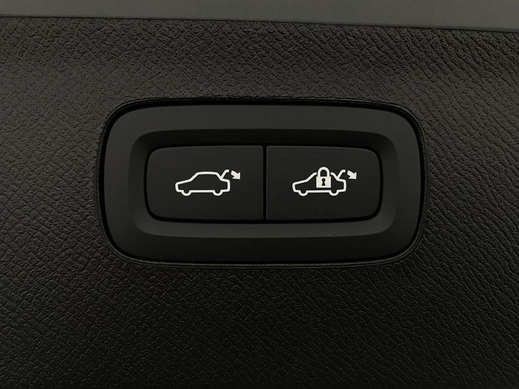 new 2026 Volvo XC90 car, priced at $71,825