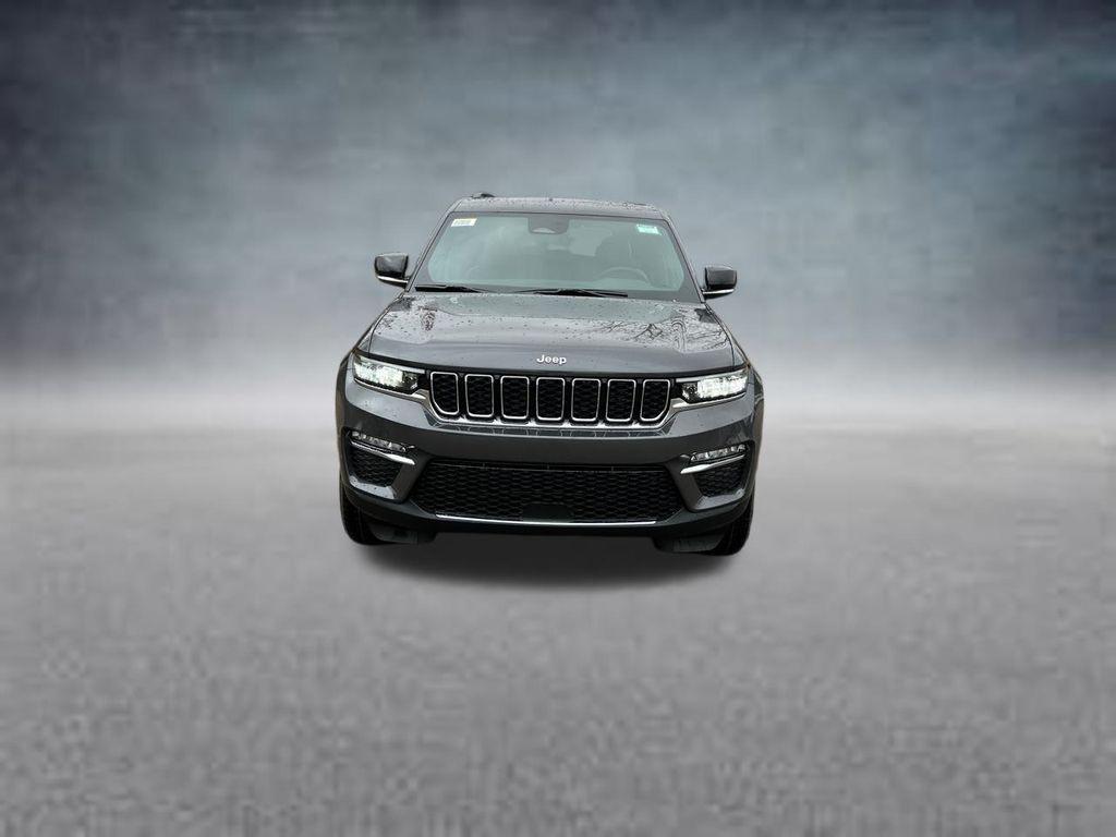 new 2025 Jeep Grand Cherokee car, priced at $41,624