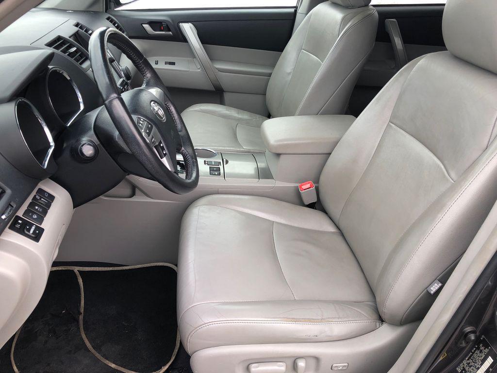 used 2013 Toyota Highlander car, priced at $13,968