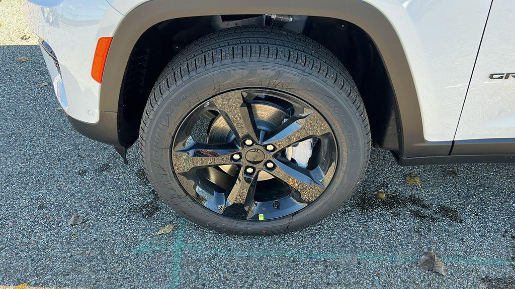 new 2025 Jeep Grand Cherokee car