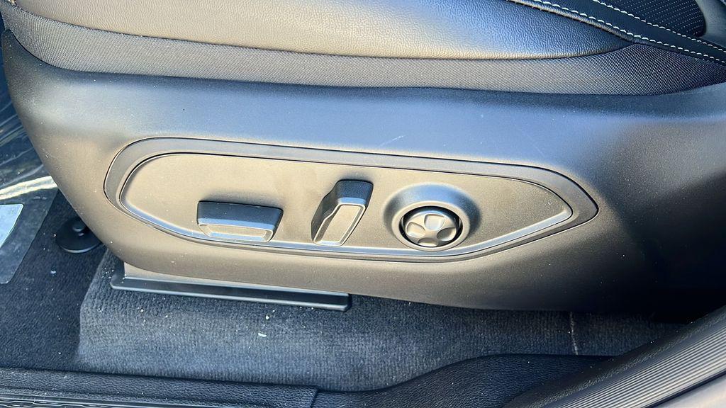 new 2025 Jeep Grand Cherokee car