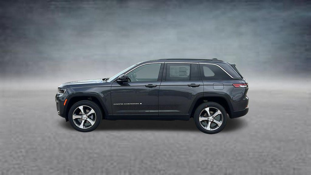 new 2026 Jeep Grand Cherokee car, priced at $40,266