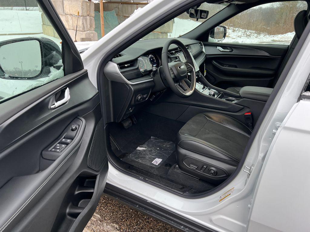 new 2025 Jeep Grand Cherokee L car, priced at $43,440