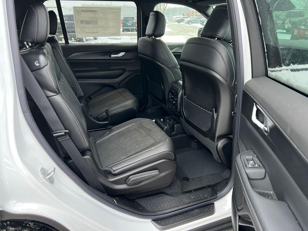 new 2025 Jeep Grand Cherokee L car, priced at $43,440