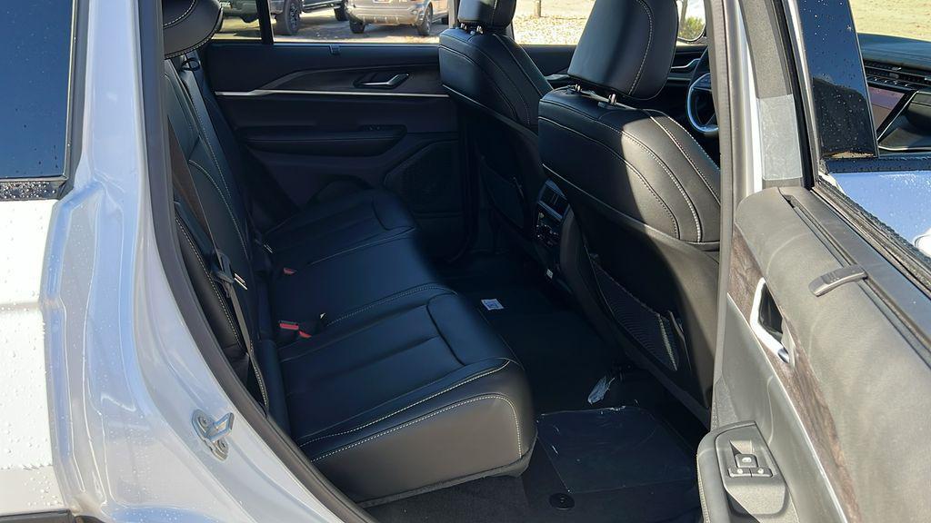 new 2025 Jeep Grand Cherokee car, priced at $44,514