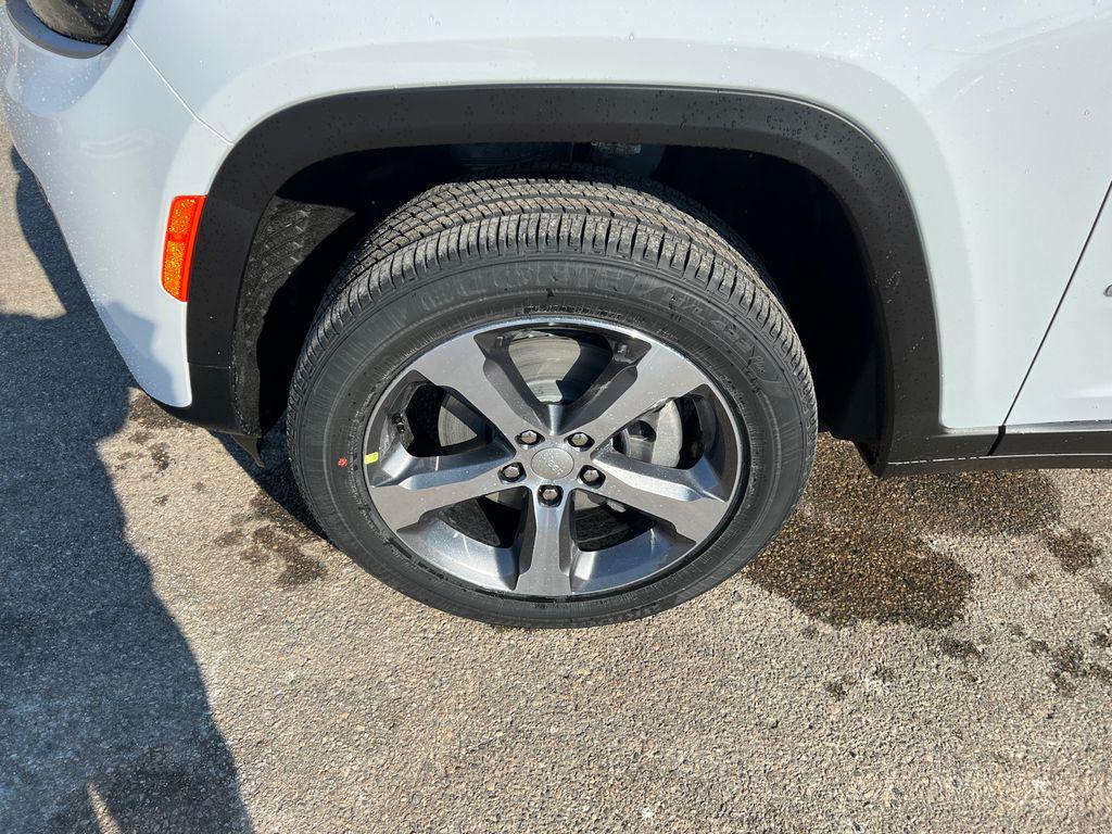 new 2026 Jeep Grand Cherokee L car, priced at $43,226