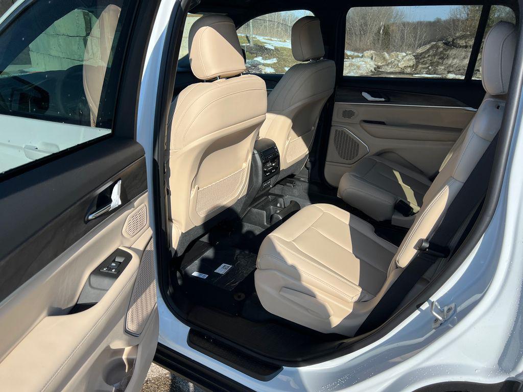 new 2026 Jeep Grand Cherokee L car, priced at $43,226