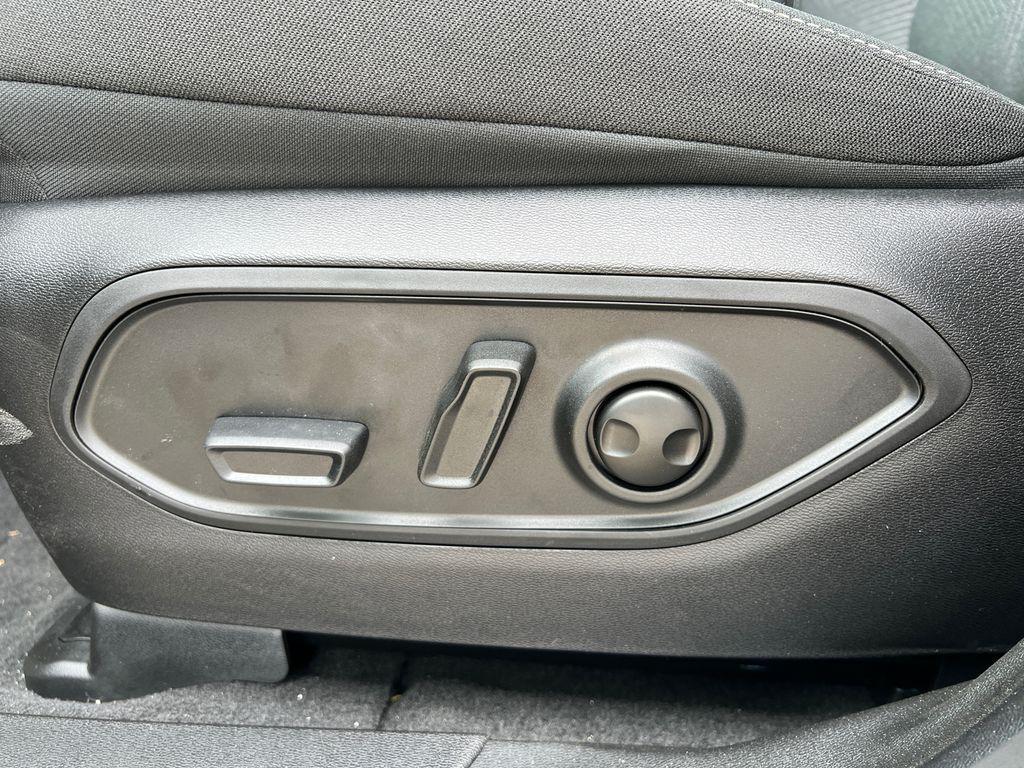 new 2026 Jeep Cherokee car, priced at $35,998