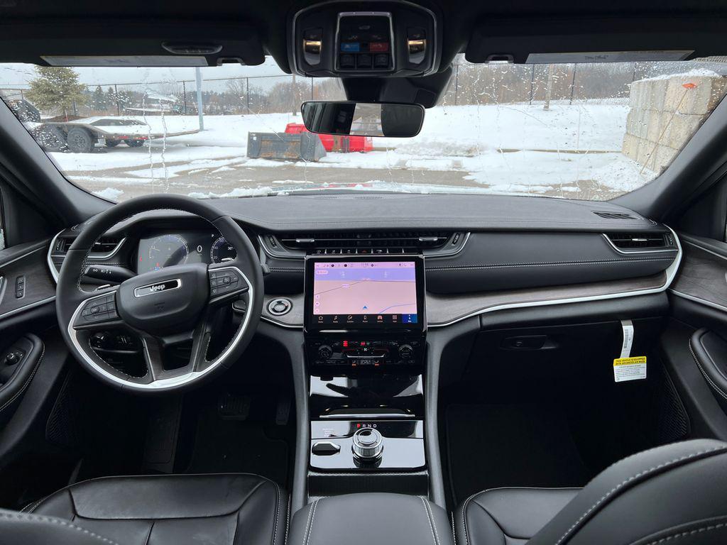new 2025 Jeep Grand Cherokee car, priced at $43,273