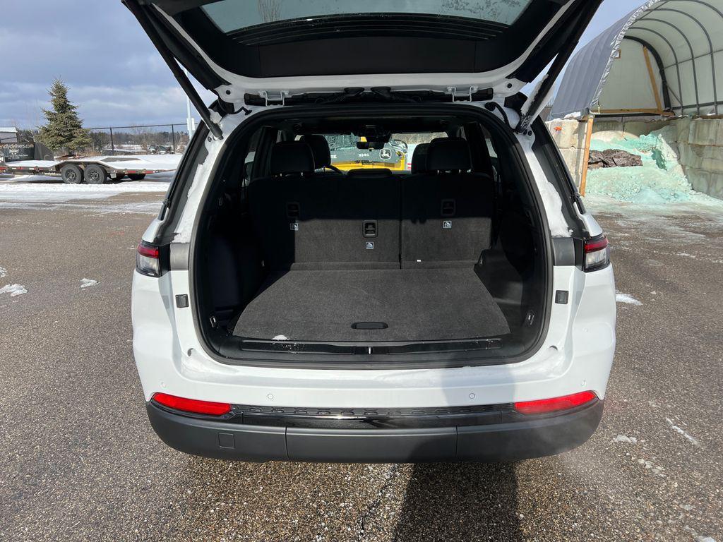 new 2025 Jeep Grand Cherokee car