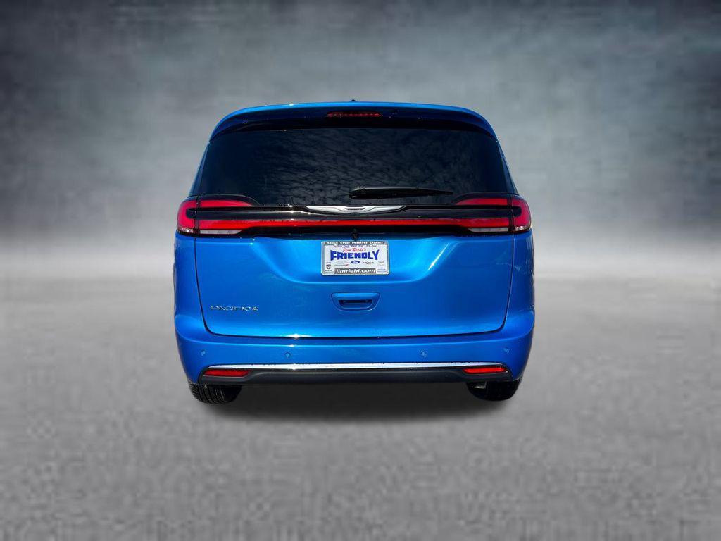 new 2026 Chrysler Pacifica car, priced at $39,465