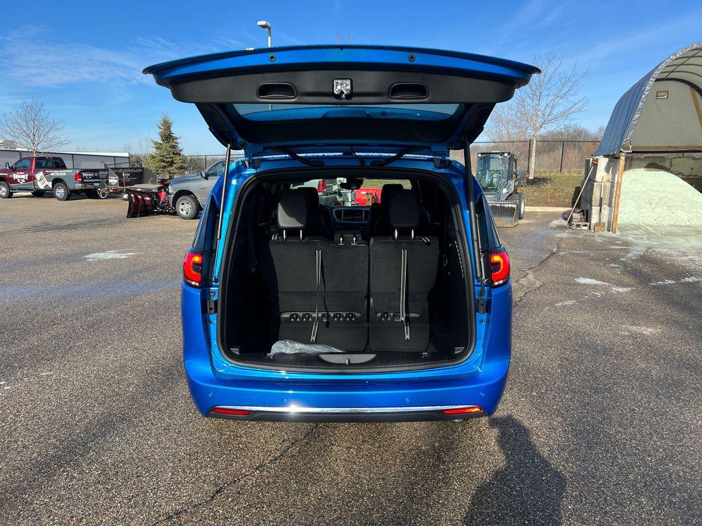 new 2026 Chrysler Pacifica car, priced at $39,465