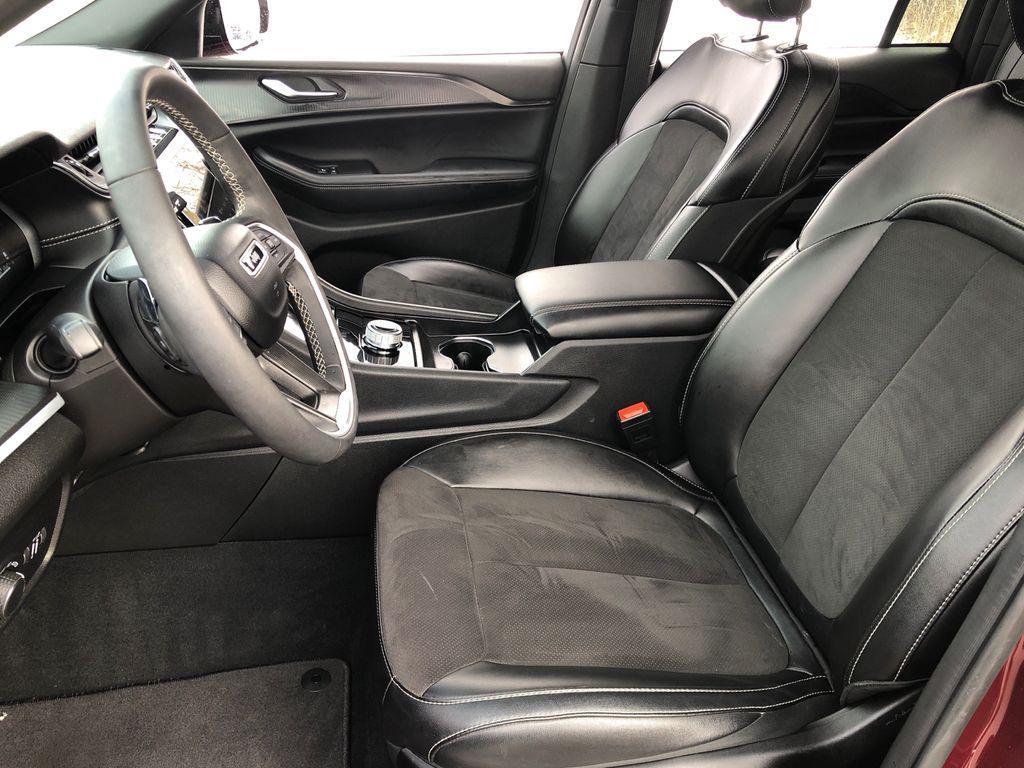 used 2024 Jeep Grand Cherokee car, priced at $33,088