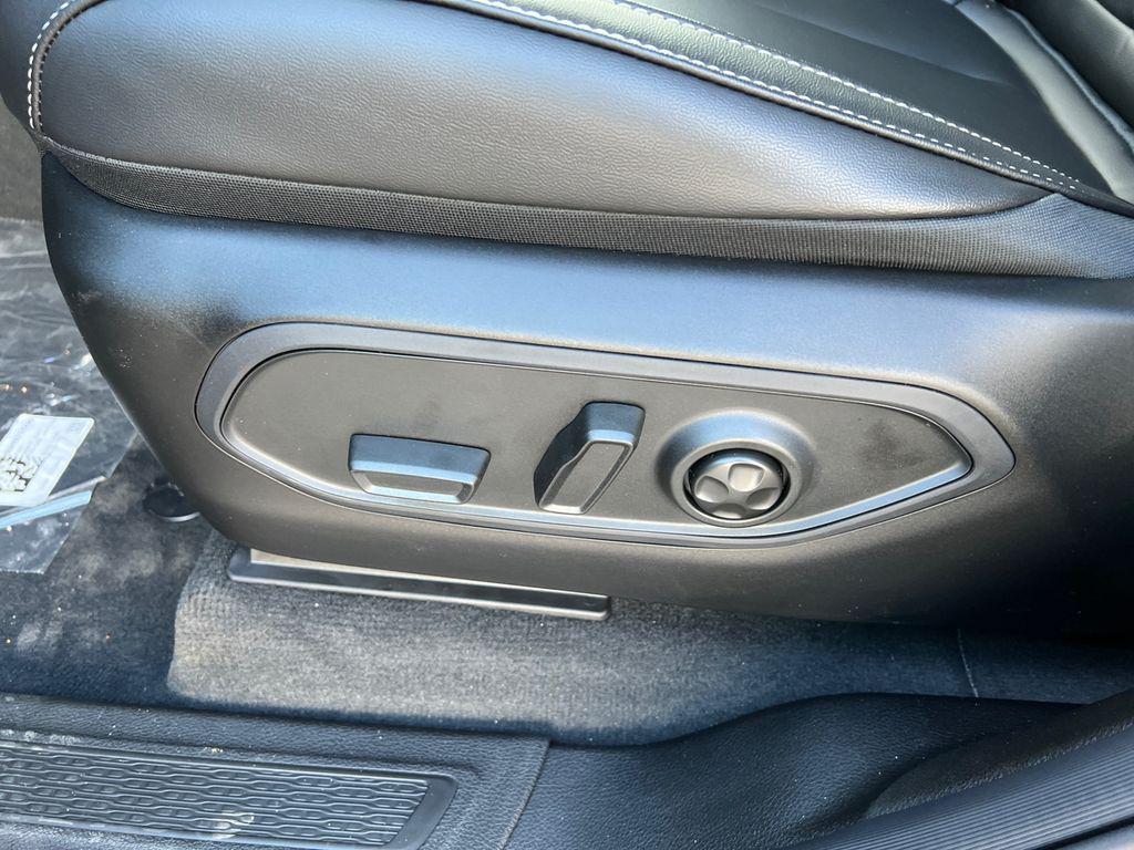 new 2025 Jeep Grand Cherokee car, priced at $42,058