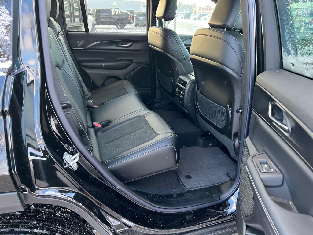 new 2025 Jeep Grand Cherokee car, priced at $40,931