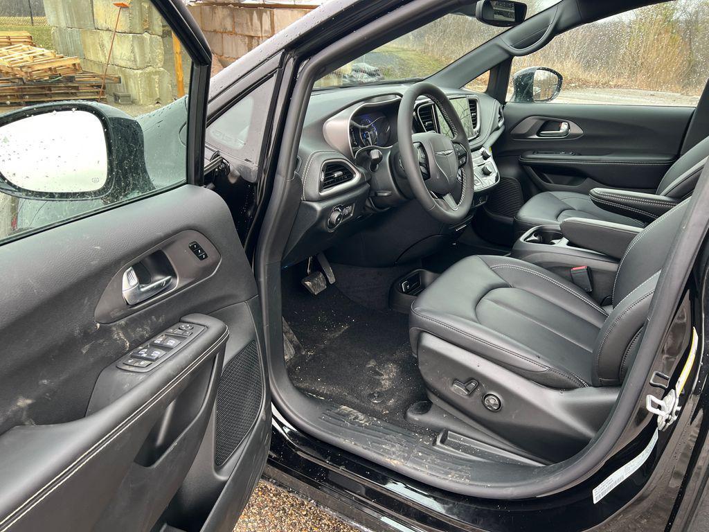 new 2026 Chrysler Pacifica car, priced at $41,853