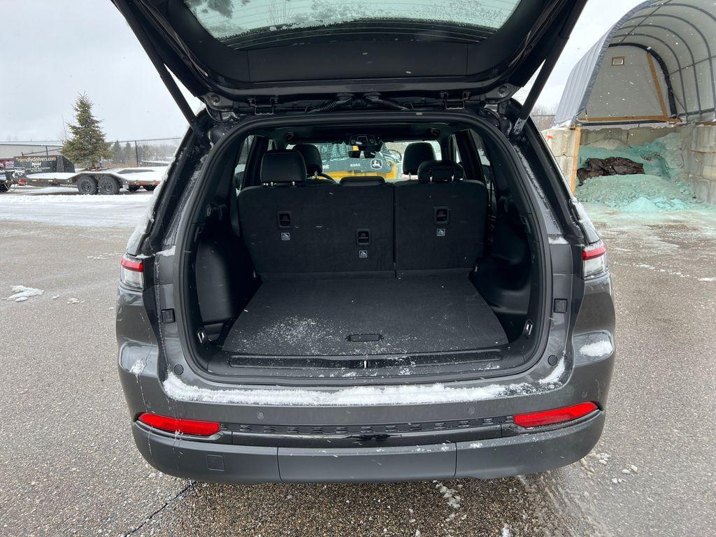 new 2025 Jeep Grand Cherokee car