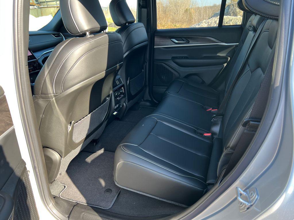 new 2025 Jeep Grand Cherokee car