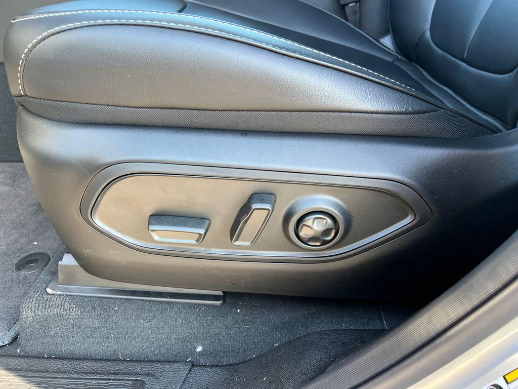 new 2025 Jeep Grand Cherokee car