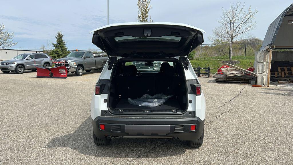 new 2026 Jeep Cherokee car, priced at $35,157