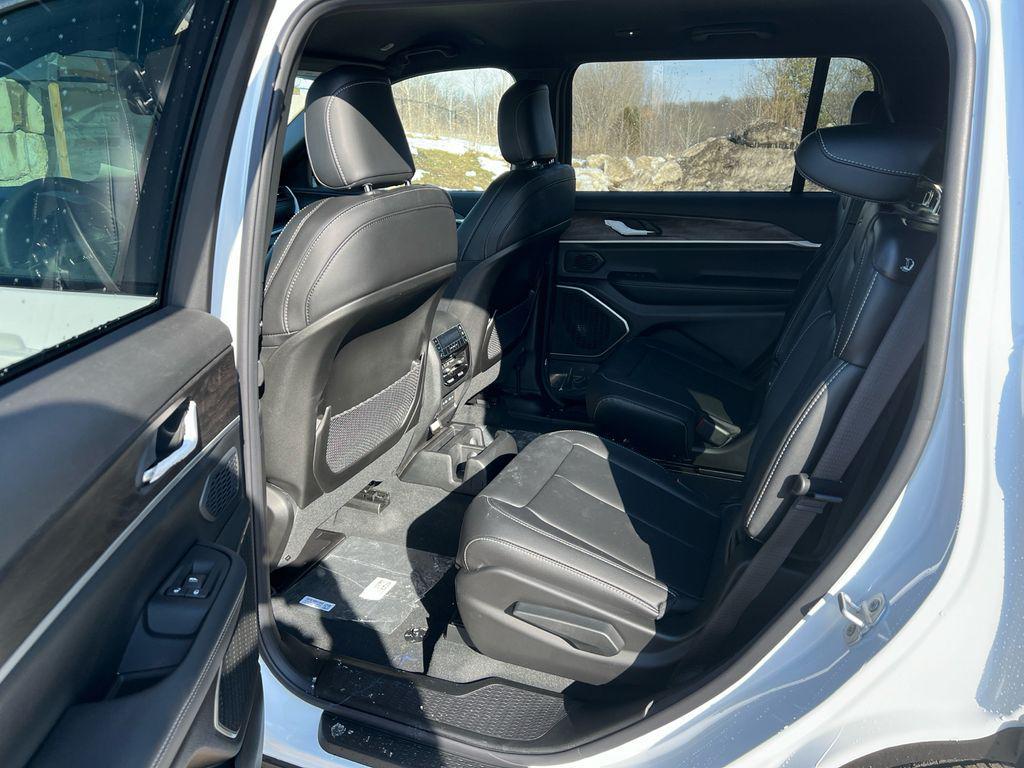 new 2026 Jeep Grand Cherokee L car, priced at $43,226