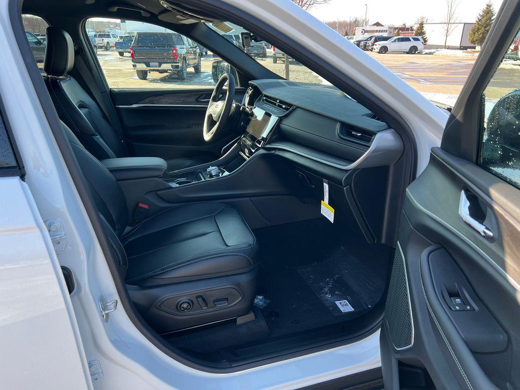 new 2026 Jeep Grand Cherokee L car, priced at $43,226