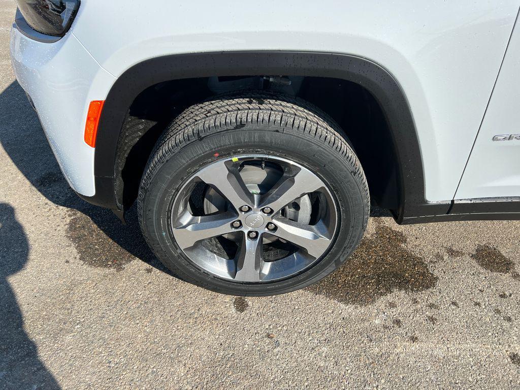 new 2026 Jeep Grand Cherokee L car, priced at $43,226