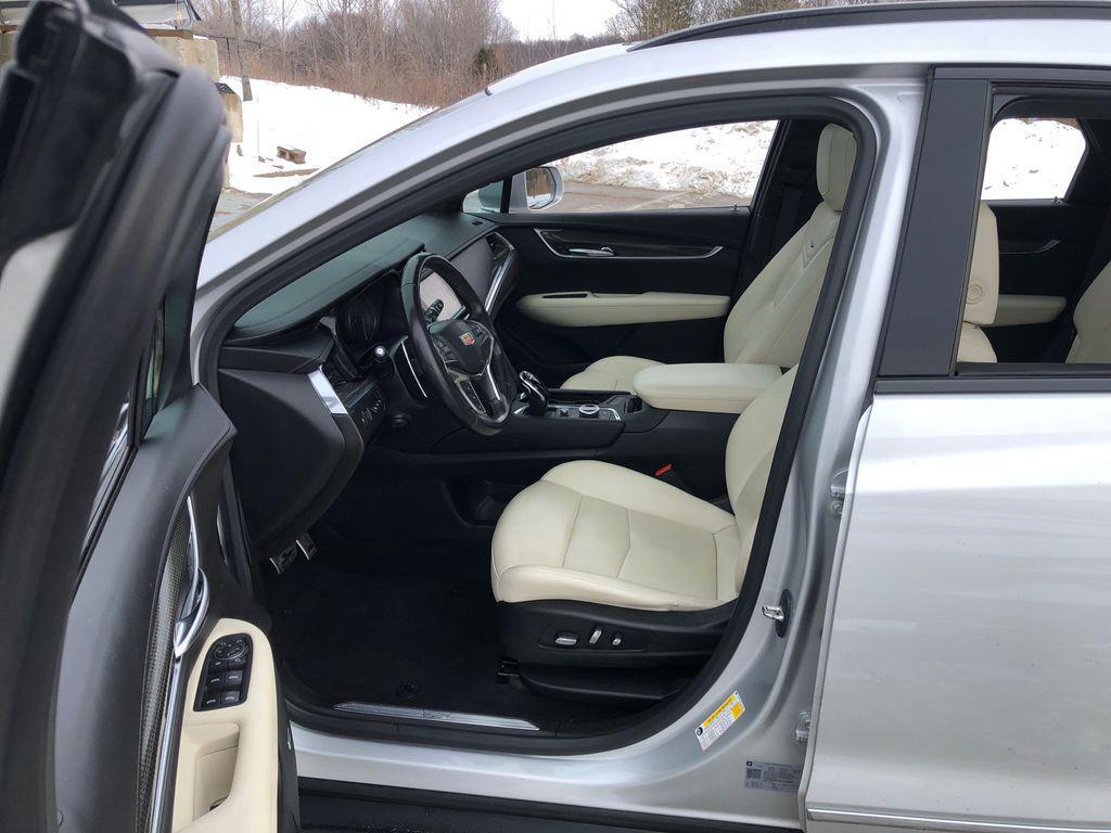 used 2020 Cadillac XT5 car, priced at $29,973