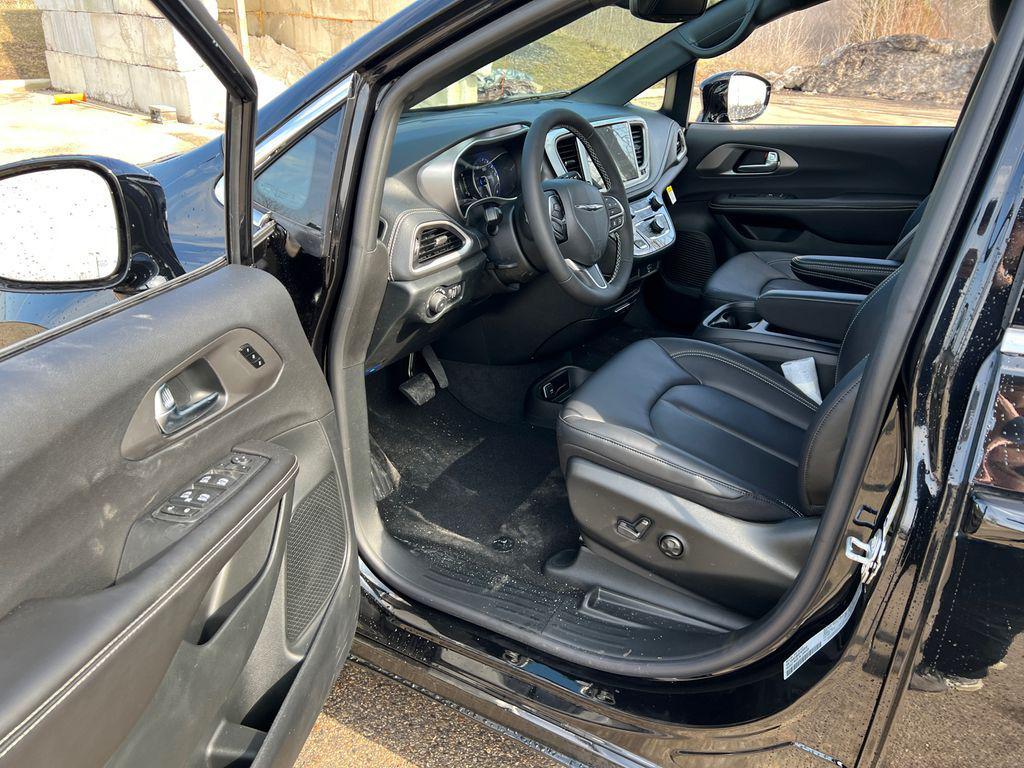 new 2026 Chrysler Pacifica car, priced at $41,391