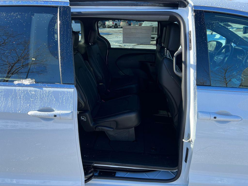 new 2026 Chrysler Pacifica car, priced at $38,764