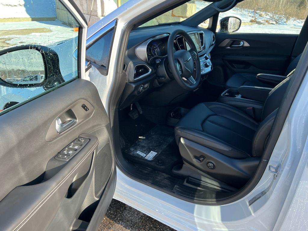 new 2026 Chrysler Pacifica car, priced at $38,764