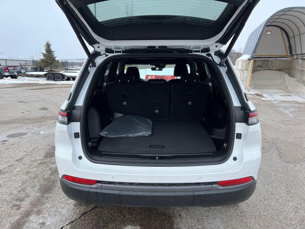 new 2026 Jeep Grand Cherokee car, priced at $38,487