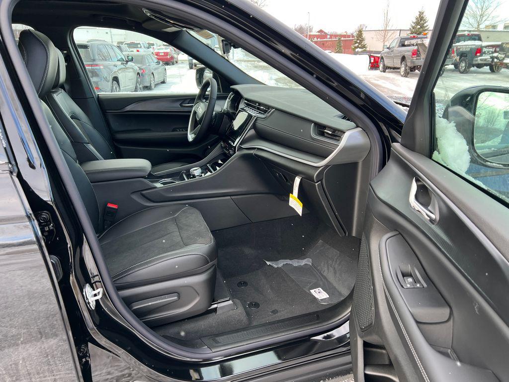 new 2025 Jeep Grand Cherokee L car, priced at $42,449