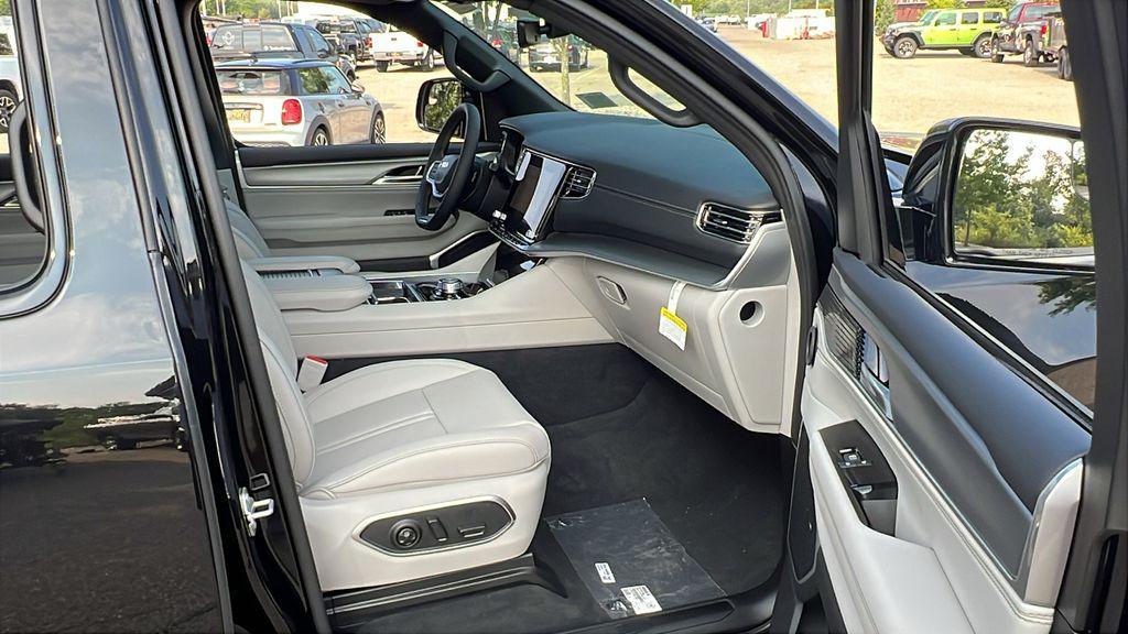 new 2025 Jeep Wagoneer L car, priced at $59,795