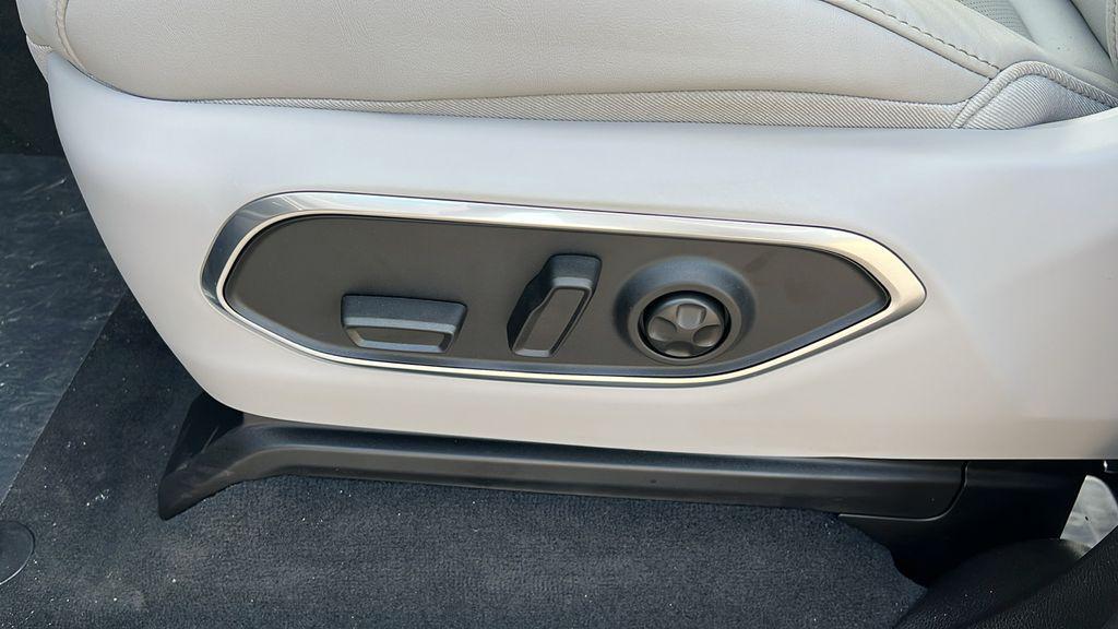 new 2025 Jeep Wagoneer L car, priced at $59,795