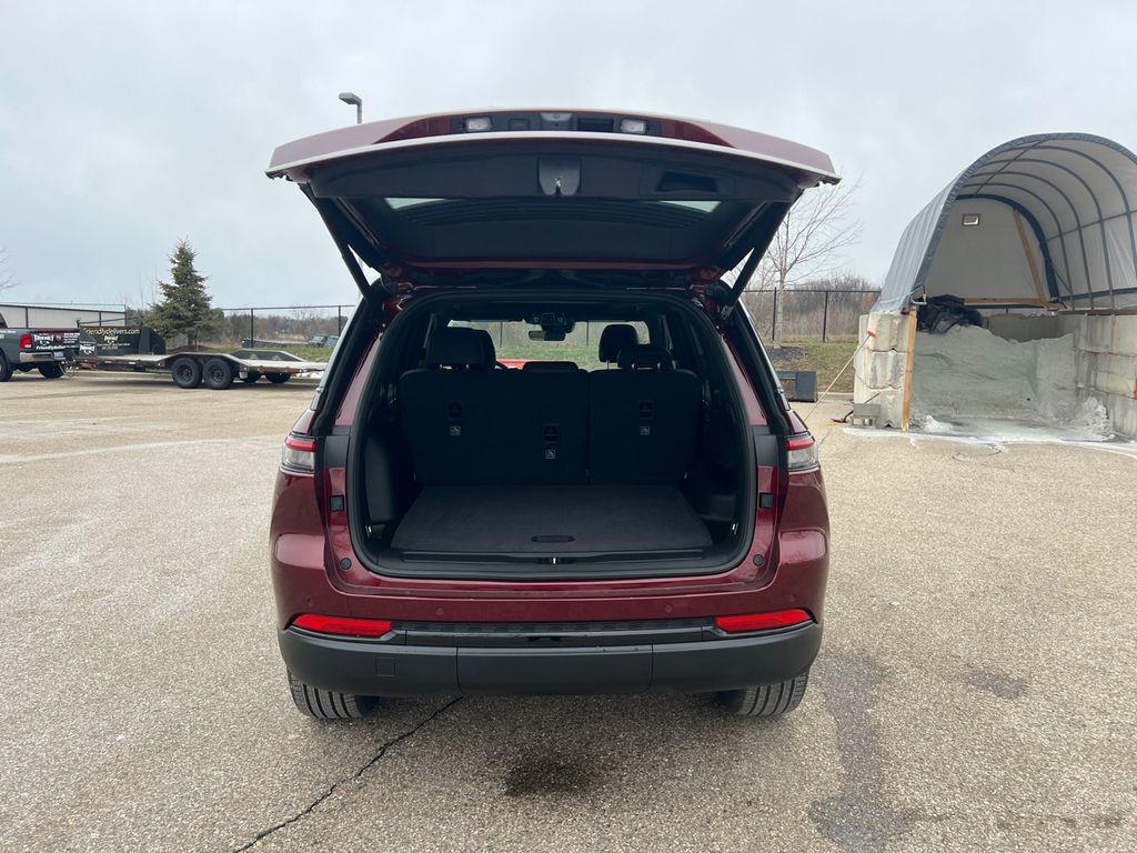 new 2025 Jeep Grand Cherokee car