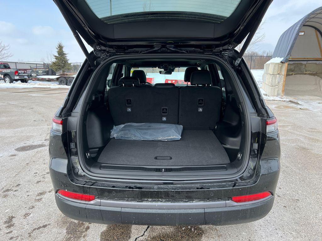 new 2026 Jeep Grand Cherokee car, priced at $39,908