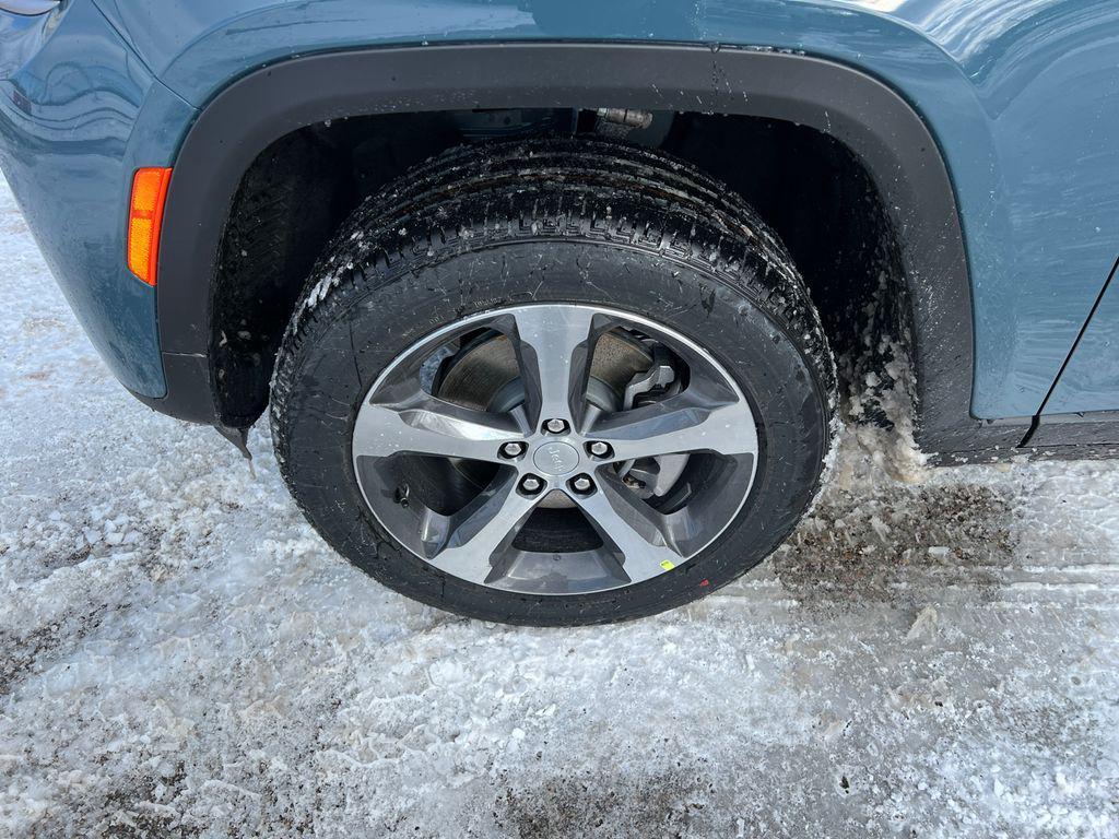 new 2026 Jeep Grand Cherokee L car, priced at $43,226