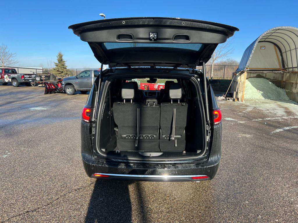 new 2026 Chrysler Pacifica car, priced at $39,041