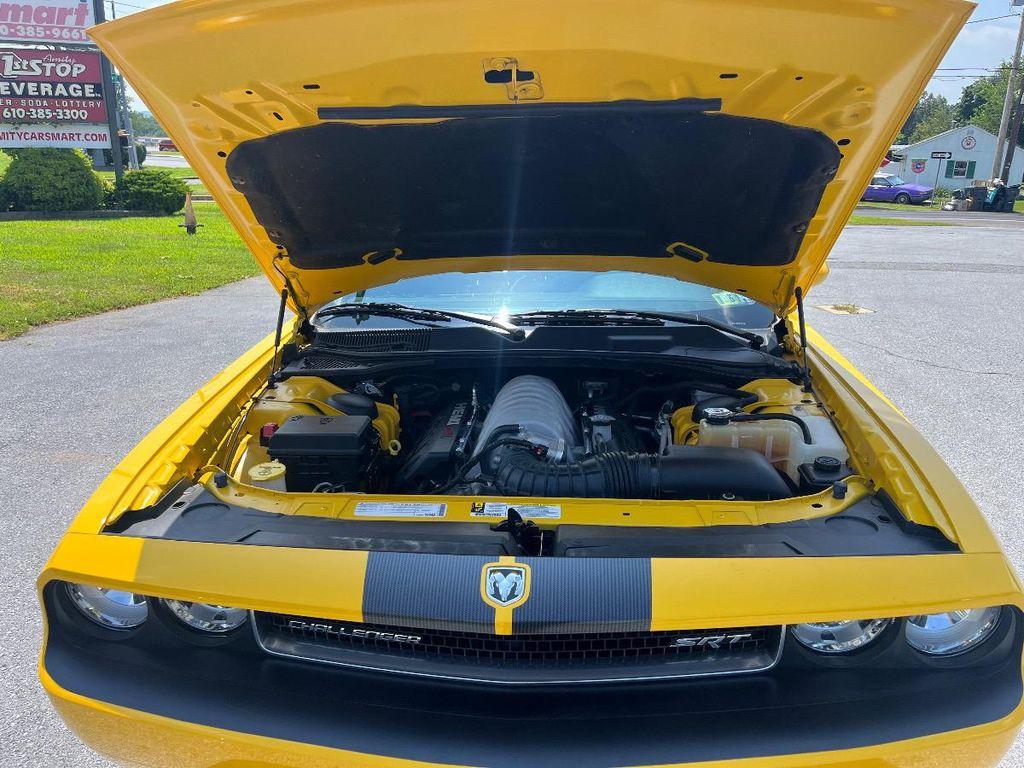 2010 DETONATOR YELLOW Dodge Challenger