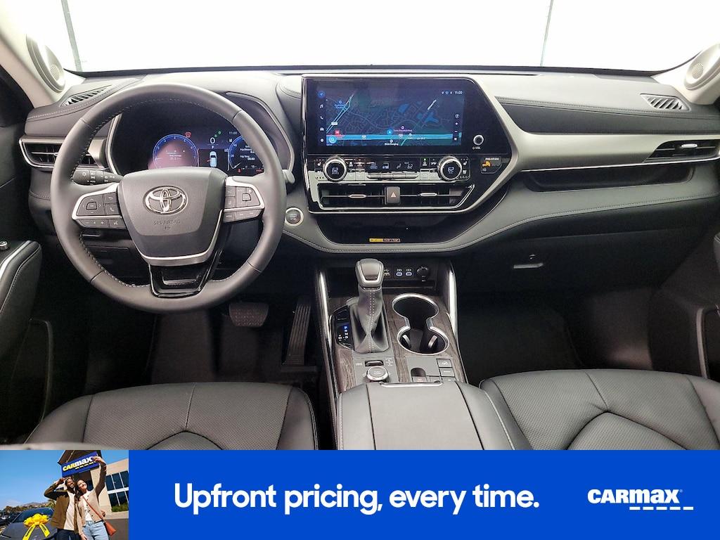 used 2026 Toyota Highlander car, priced at $49,998
