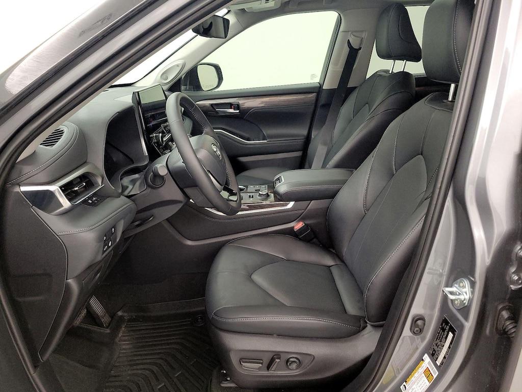 used 2026 Toyota Highlander car, priced at $49,998
