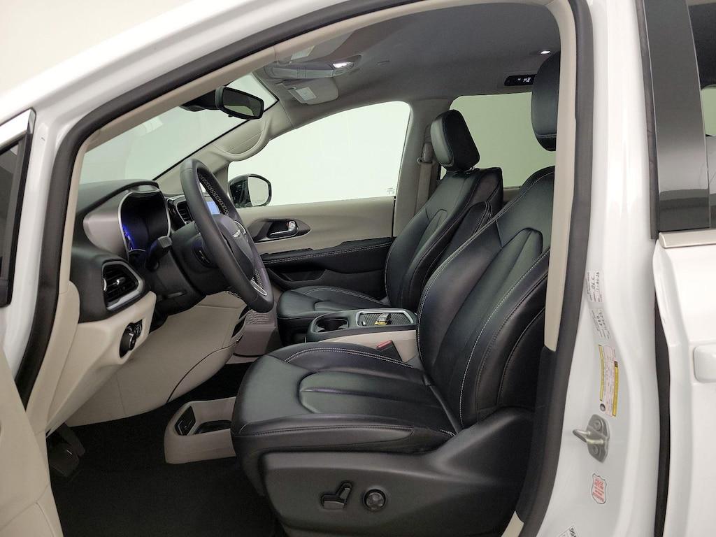 used 2024 Chrysler Pacifica car, priced at $25,998