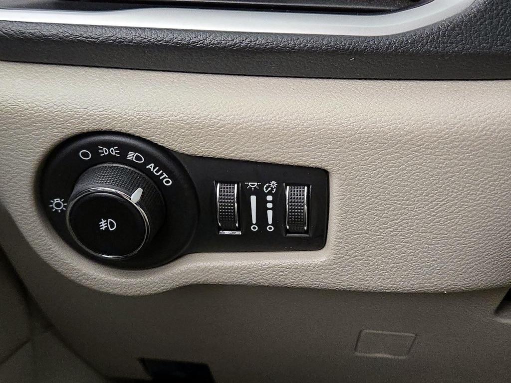 used 2023 Chrysler Pacifica car, priced at $34,998